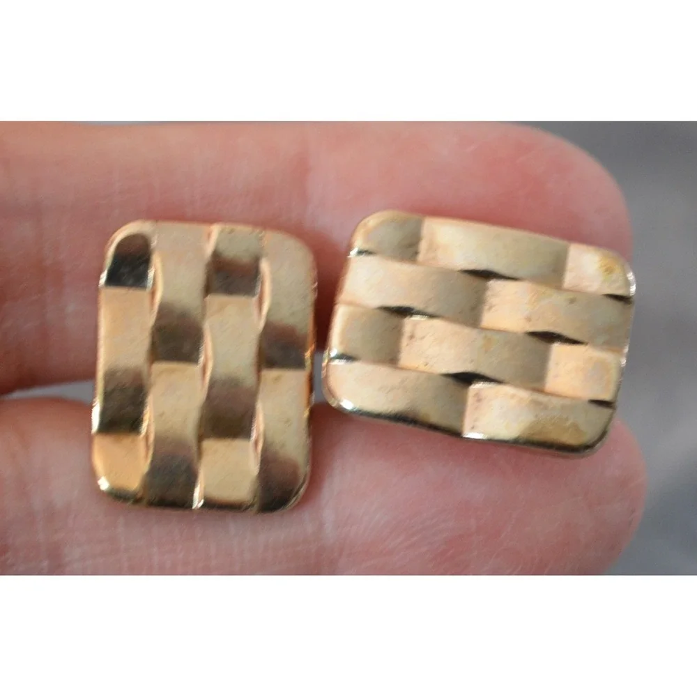 Vintage Men's Gold Toned Cuff Links Woven Pattern .75